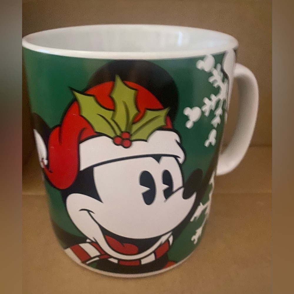 - Disneys Mickey Mouse JUMBO Coffee Mug 24 oz